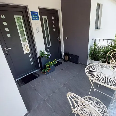 Amazing In With Wifi Apartment